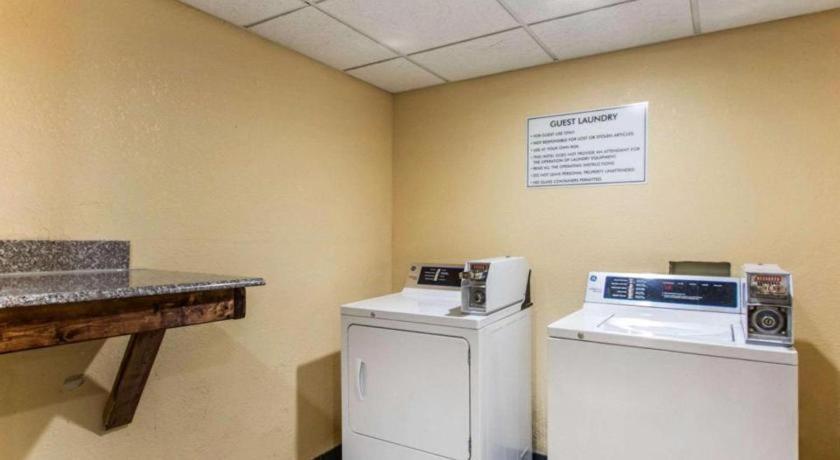 Americinn By Wyndham Memphis East Екстериор снимка